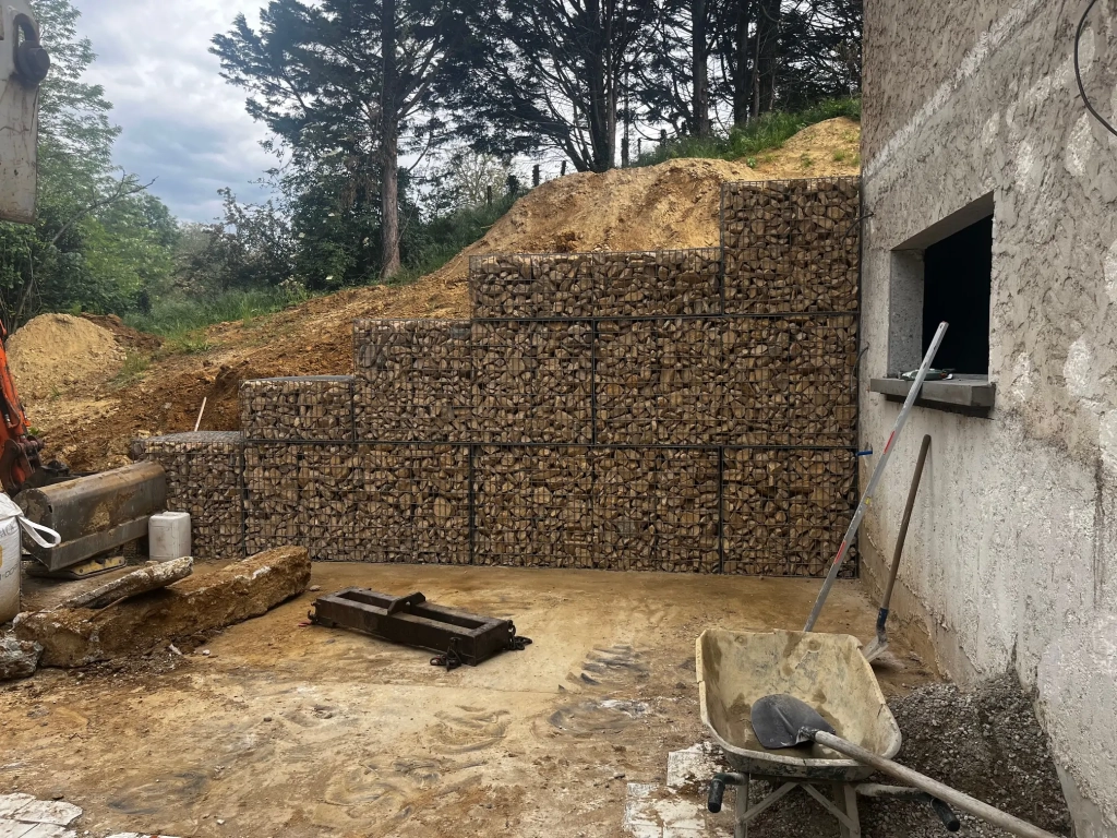 Les gabions remplis